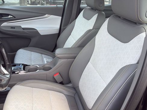 Used 2022 Chevrolet Bolt EUV Premier w/ Sun & Sound Package image 11