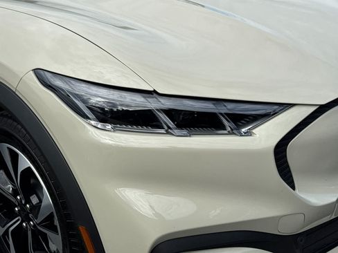 Used 2025 Ford Mustang Mach-E Select RWD image 9