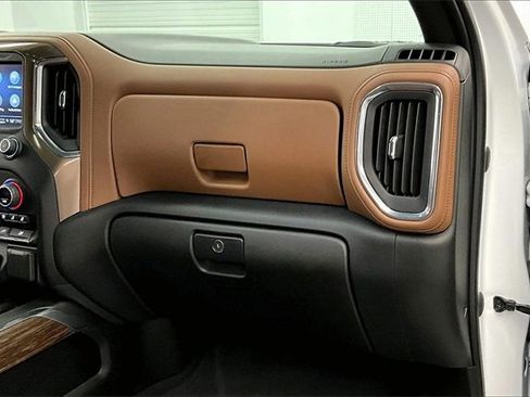 Used 2022 Chevrolet Silverado 2500 High Country image 16