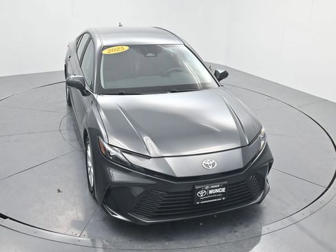 Used 2025 Toyota Camry LE image 40