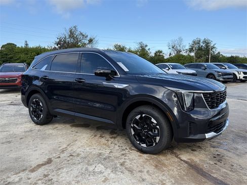 New 2026 Kia Sorento S image 2