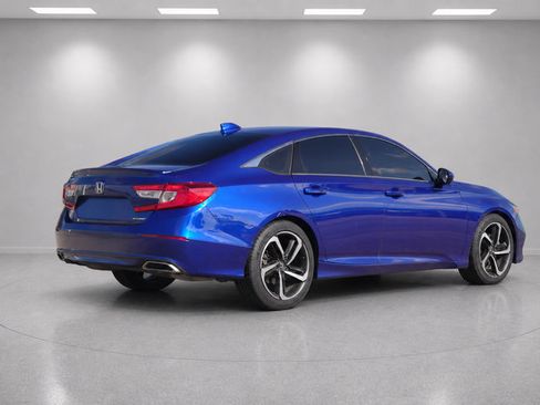 Used 2019 Honda Accord Sport image 3