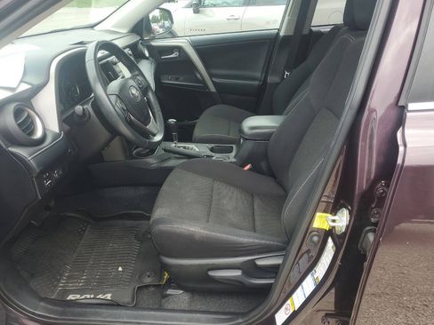 Used 2018 Toyota RAV4 XLE w/ Plus Extra Value Package AWD/4WD image 8