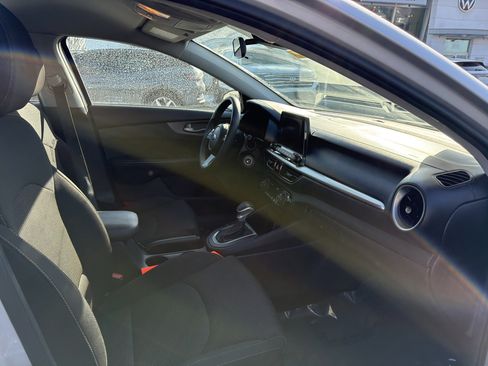 Used 2019 Kia Forte LXS image 22