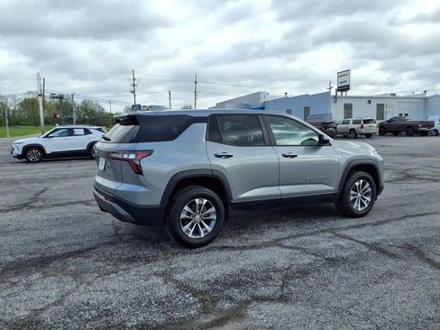 Used 2025 Chevrolet Equinox LT FWD image 16