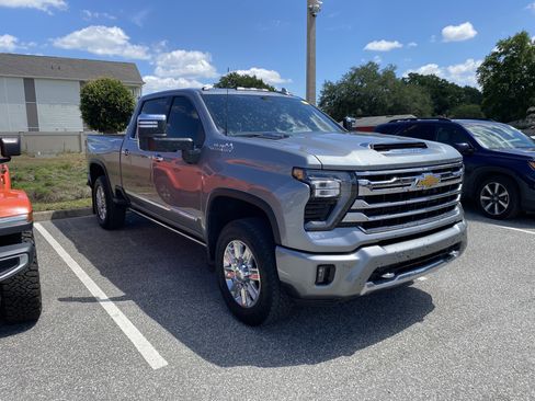 Used 2024 Chevrolet Silverado 2500 High Country w/ High Country Premium Package AWD/4WD image 15
