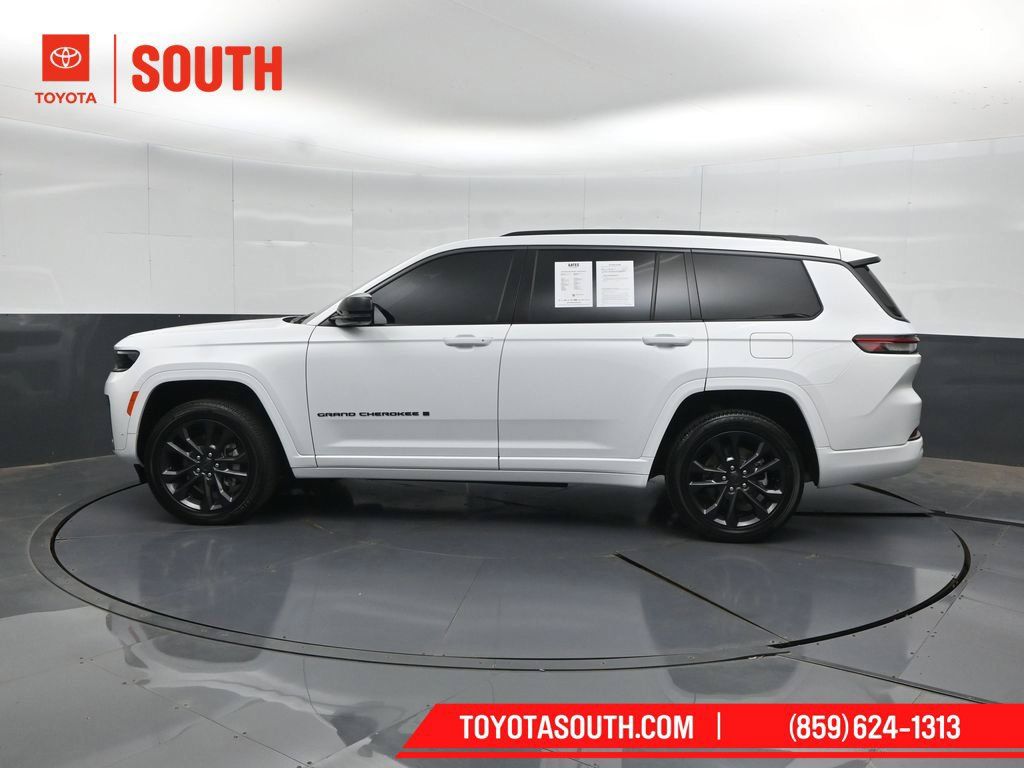 Used 2026 Jeep Grand Cherokee L Limited AWD/4WD image 7