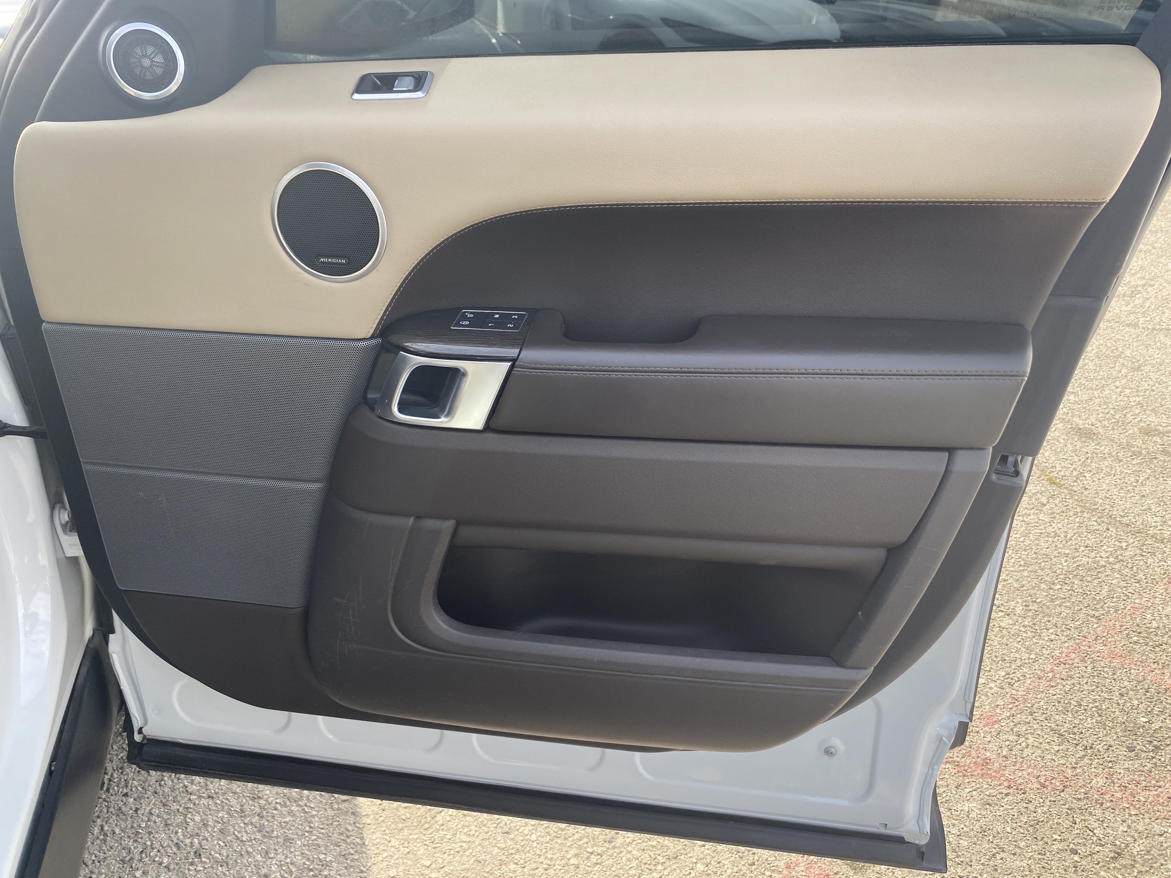 Used 2018 Land Rover Range Rover Sport HSE AWD/4WD image 11