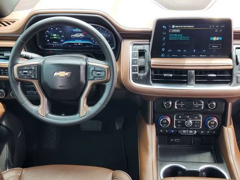 Used 2024 Chevrolet Suburban High Country w/ Premium Package AWD/4WD image 29