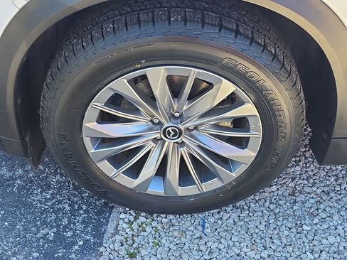 Used 2024 MAZDA CX-90 3.3 Turbo w/ Preferred Plus image 6