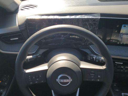 New 2026 Nissan Kicks SV w/ Cold Weather Package FWD image 12