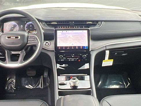 New 2025 Jeep Grand Cherokee Limited w/ Trailer Tow Package image 20