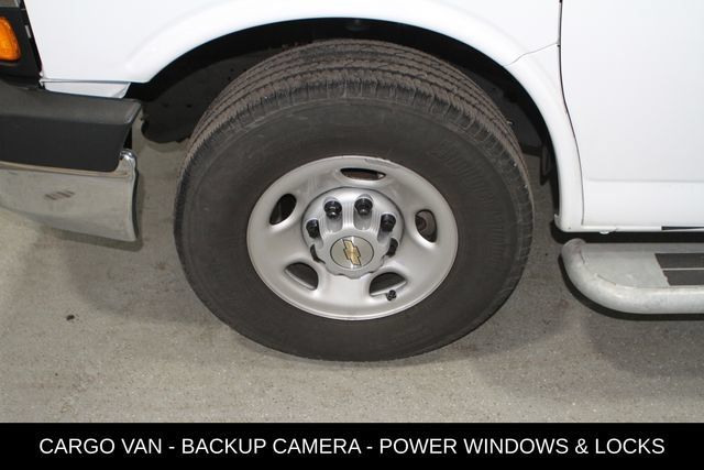 Used 2024 Chevrolet Express 2500 w/ Driver Convenience Package RWD image 12