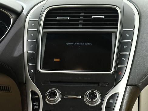 Used 2017 Lincoln MKX Reserve w/ Driver Assistance Package image 9