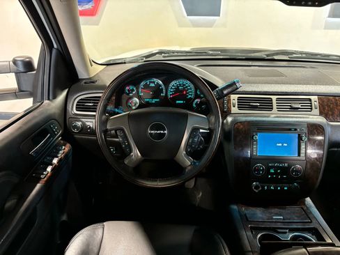 Used 2011 GMC Sierra 3500 Denali image 14