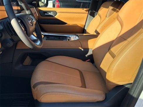 New 2026 Nissan Armada SL w/ Captain's Chari Seat Package image 18