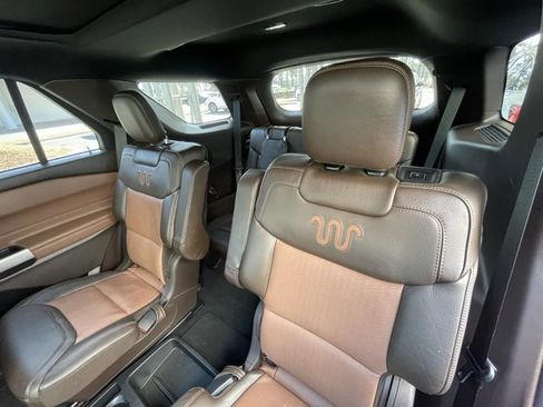 Used 2021 Ford Explorer King Ranch w/ Premium Technology Package image 11