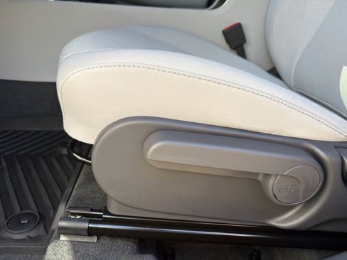 New 2026 Hyundai Kona SE FWD image 13