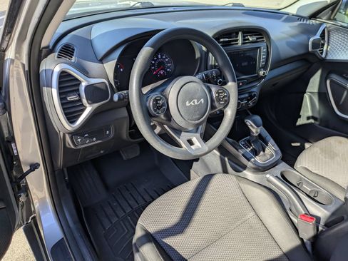Used 2022 Kia Soul LX w/ Technology Package FWD image 14