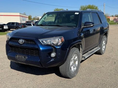 Used 2018 Toyota 4Runner SR5 Premium AWD/4WD image 10