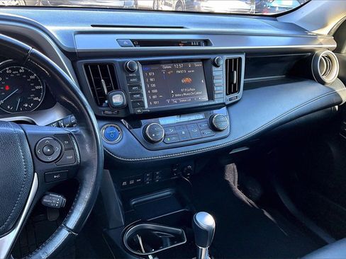 Used 2018 Toyota RAV4 Limited image 6