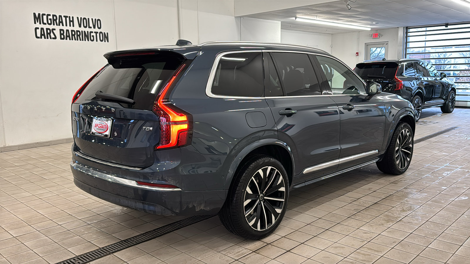 New 2026 Volvo XC90 T8 Plus w/ Protection Package Premier AWD/4WD image 5