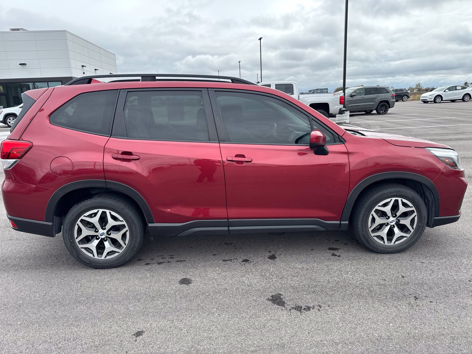 Used 2020 Subaru Forester Premium AWD/4WD image 7