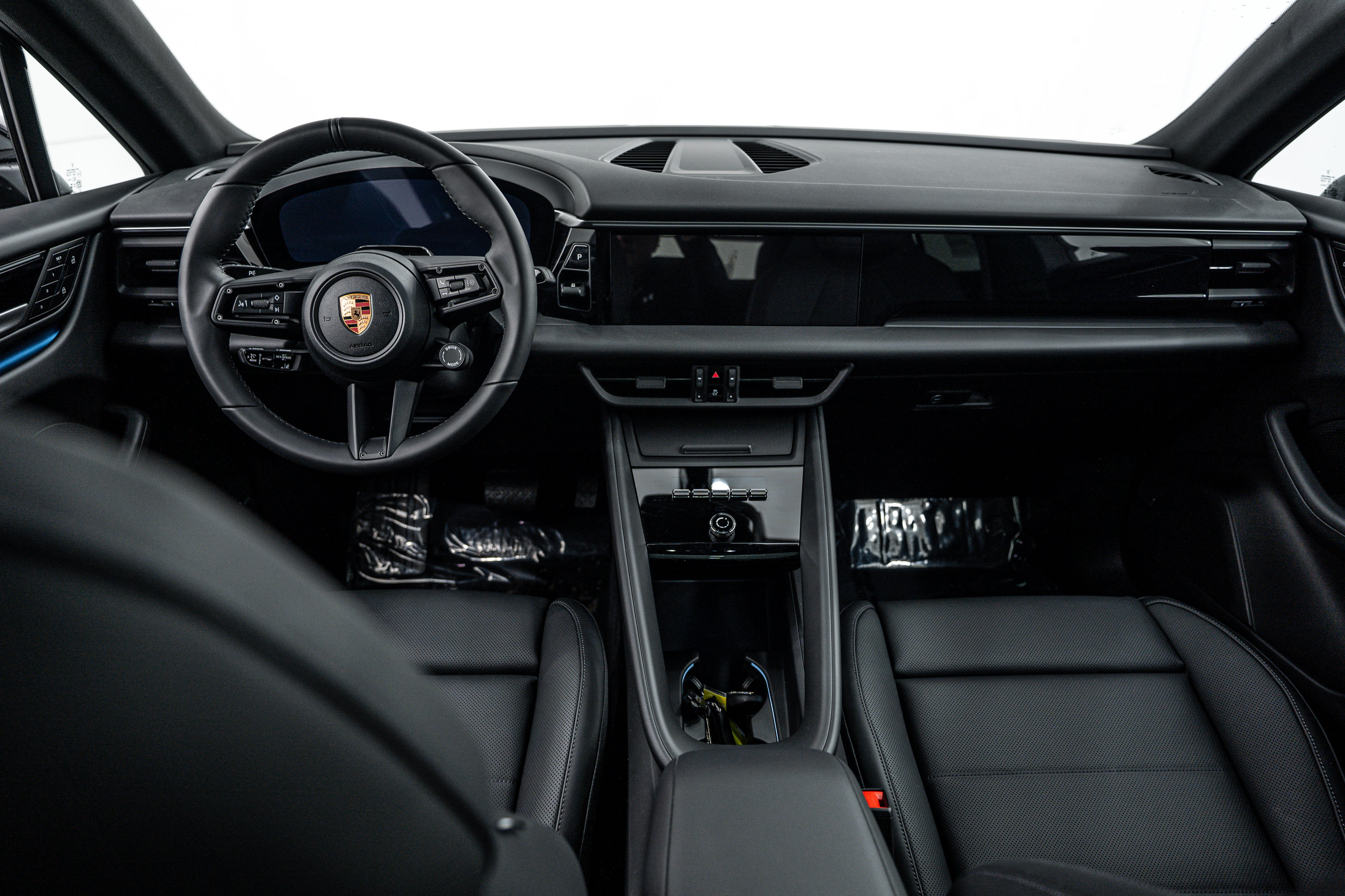 Certified 2026 Porsche Macan 4 Electric AWD/4WD image 23