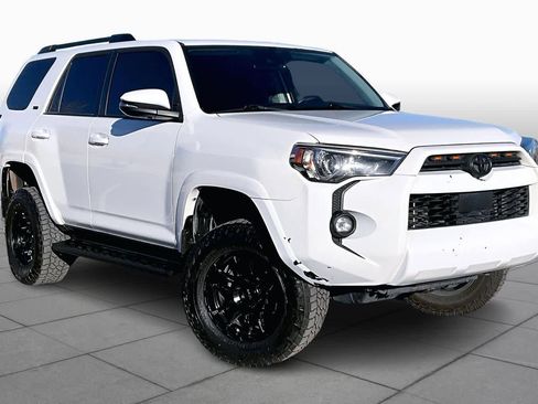 Used 2021 Toyota 4Runner SR5 Premium image 3