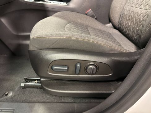 Used 2022 Chevrolet Equinox LT AWD/4WD image 15