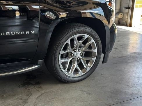 Used 2020 Chevrolet Suburban Premier w/ Max Trailering Package AWD/4WD image 36