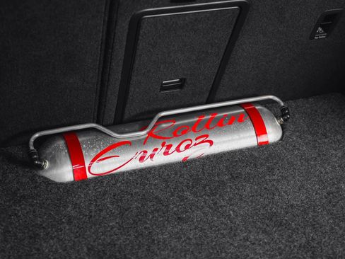 Used 2018 Volkswagen Golf R 4-Door image 71