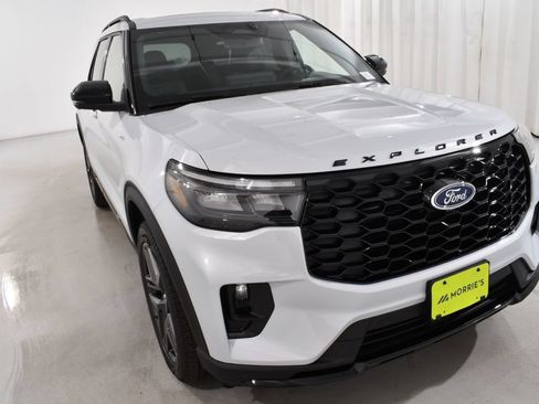 New 2026 Ford Explorer ST-Line w/ ST-Line Street Pack AWD/4WD image 4