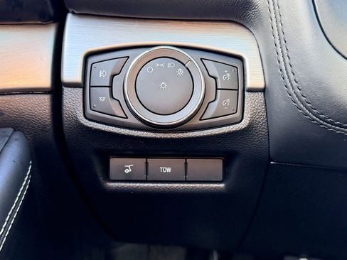 Used 2017 Ford Explorer Platinum image 37