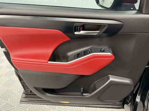 Used 2022 Toyota Highlander XSE image 10