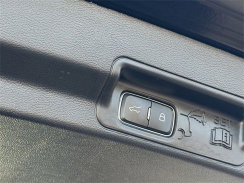 Certified 2022 Ford Explorer XLT w/ Equipment Group 202A image 28