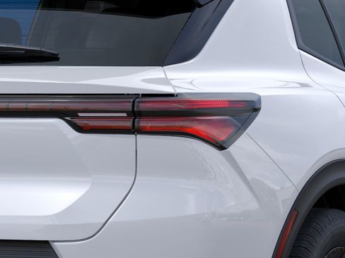 New 2026 Chevrolet Equinox EV LT w/ Midnight Package FWD image 11