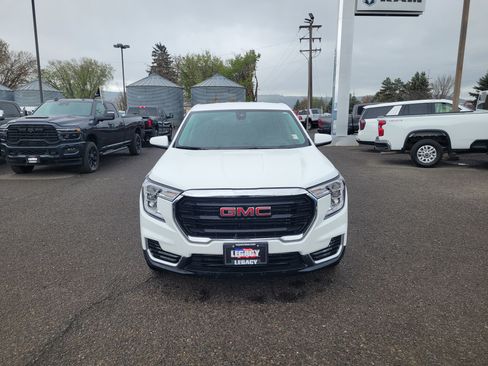 Used 2024 GMC Terrain SLE AWD/4WD image 15