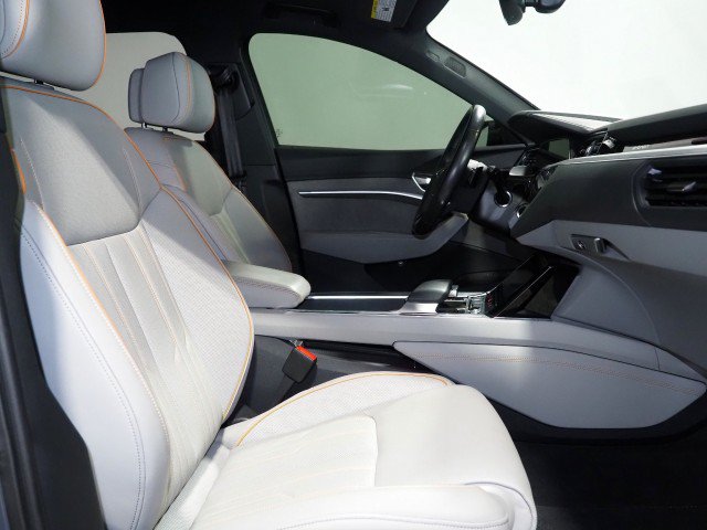 Used 2024 Audi Q8 e-tron Prestige AWD/4WD image 15