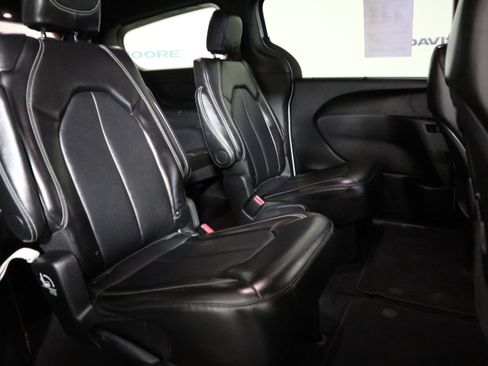 Used 2025 Chrysler Pacifica Select FWD image 20