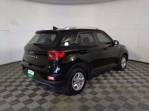 Used 2020 Hyundai Venue SEL FWD image 10