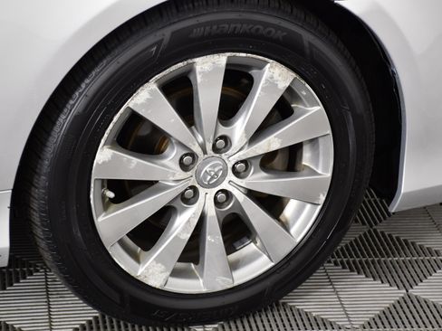 Used 2012 Toyota Avalon Limited FWD image 53