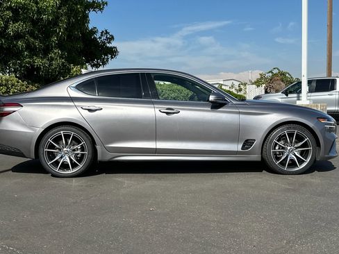 Used 2023 Genesis G70 2.0T image 3