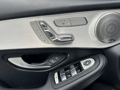 Used 2021 Mercedes-Benz GLC 300 image 11