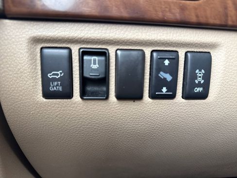 Used 2015 Nissan Armada Platinum image 39
