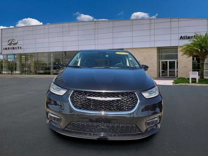 Used 2023 Chrysler Pacifica Touring-L