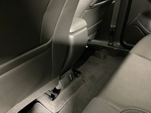Used 2023 Buick Encore GX Select w/ Sport Touring Package FWD image 17