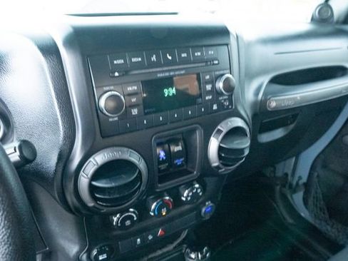 Used 2014 Jeep Wrangler Sport image 17