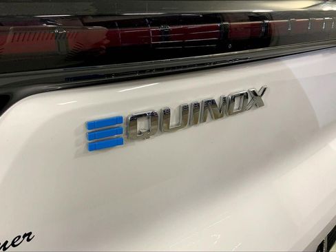 Used 2025 Chevrolet Equinox EV LT FWD image 8