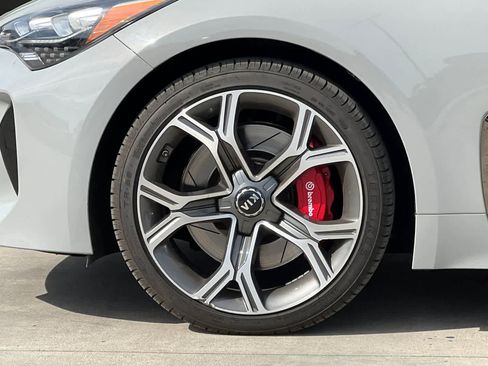 Used 2018 Kia Stinger GT1 image 12